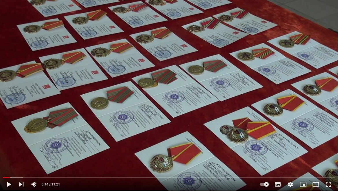 25 07 2021 День ВМФ в Магаданском областном отделении КПРФ. Награждения.
