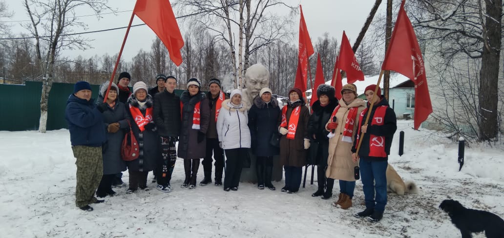 В пос. Стекольный состоялся  митинг-концерт, посвящённый 105-й годовщине Великого Октябоя