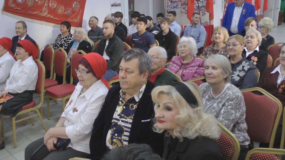 В Магаданском отделении КПРФ отметили день рождения Комсомола